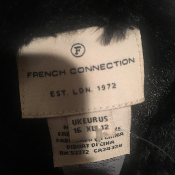 French Connection Black Winter Cozy Faux Fur Vest💙 - Picture 8 of 8